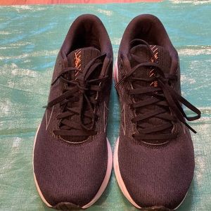 Mizuno Women’s Wave Rider 26 Size 8.5